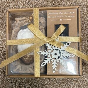 Demdaco Gold and White Ceramic Diffuser Ornament
